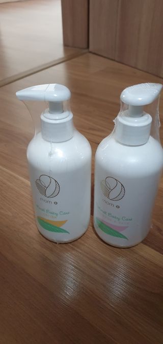 mom e 맘이 내추럴 베이비 케어 샴푸앤바스+로션 — 5점을 준 리뷰어가 2021년 1월 올린 사용 사진