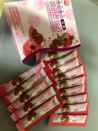 헬스업_쁘띠쁘띠석류콜라겐젤리_20g x 14포 — 4.5점을 준 리뷰어가 2021년 2월 올린 사용 사진