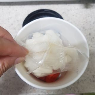 유비쿡 컵떡볶이 매운컵떡볶이2개/ 짜장컵떡볶이 2개  총 4개세트 — 4점을 준 리뷰어가 2021년 2월 올린 사용 사진