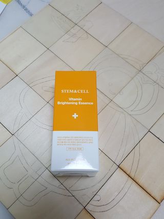 체르엠 스템앤셀 비타민 브라이트닝 에센스 30ml 1개 — 5점을 준 리뷰어가 2021년 10월 올린 사용 사진