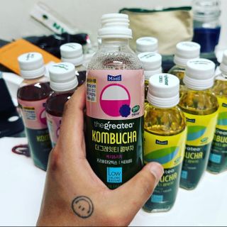 더그레잇티 콤부차 [매일유업] 더그레잇티 44kcal 콤부차 300ml *12개입 (오리지널 6개+베리리치 6개) — 5점을 준 리뷰어가 2023년 7월 올린 사용 사진