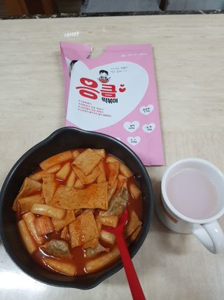 응큼떡볶이 — 3점을 준 리뷰어가 2021년 3월 올린 사용 사진