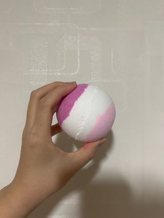 소담스퀘어 상암 Evreryday Bath Bomb Day7(에브리데이 배쓰밤 데이7) / 7종 중 2종 랜덤발송 — 4.5점을 준 리뷰어가 2022년 11월 올린 사용 사진