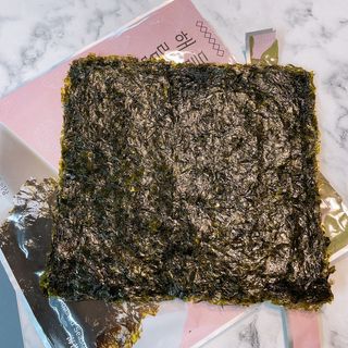 [해림맛김] 들기름에 구운 바삭바삭 김 4종 세트 + 1종 랜덤발송 총5개입 — 5점을 준 리뷰어가 2021년 2월 올린 사용 사진