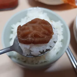 하나마이 [마마쿡] 전 청와대 천상현 셰프의 밑반찬  5종세트(소고기 장조림+연근조림+진미채+간장김자반+새우김자반) — 5점을 준 리뷰어가 2023년 4월 올린 사용 사진