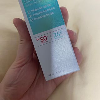 리더스코스메틱 리더스 카밍 바이오틱스 선 에센스 SPF 50+ PA++++ — 5점을 준 리뷰어가 2022년 8월 올린 사용 사진
