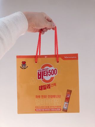 광동제약 [광동] 비타500데일리스틱 70포X2개 + 뚱랑이엽서 + 쇼핑백 증정 — 5점을 준 리뷰어가 2022년 1월 올린 사용 사진