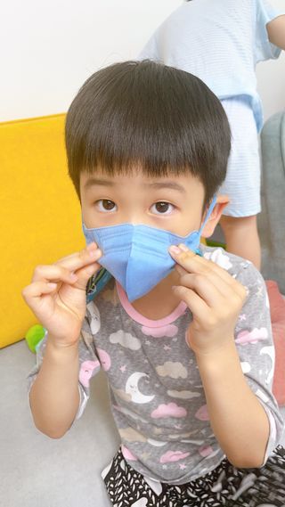 애니가드키즈 라이트 소형 5컬러 각 10매입 [크리미베이지, 코튼핑크, 블루레이크, 페일로즈, 민트그린] — 5점을 준 리뷰어가 2022년 6월 올린 사용 사진