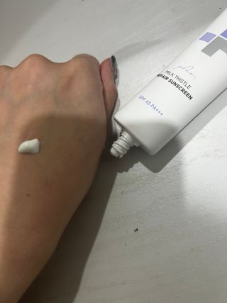 바노바기 코스메틱 바노바기 밀크씨슬 리페어 시카 선스크린 플러스 50ml — 5점을 준 리뷰어가 2023년 3월 올린 사용 사진