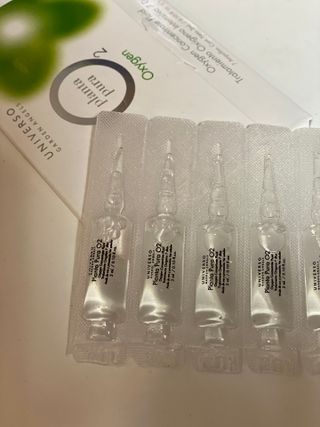 유니베르소 산소앰플 7일 집중케어 앰플 — 5점을 준 리뷰어가 2021년 6월 올린 사용 사진