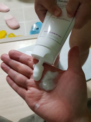 셀프 모이스처라이징 프로텍션 크림 셀프 모이스처라이징 프로텍션크림 — 4점을 준 리뷰어가 2022년 5월 올린 사용 사진