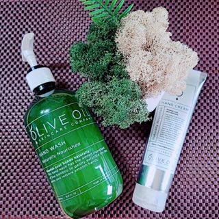 올리브 오일 스킨케어 컴퍼니 [OOSC] 촉촉 깨끗 내추럴리 너리시드 핸드워시 500ml — 3.5점을 준 리뷰어가 2021년 4월 올린 사용 사진
