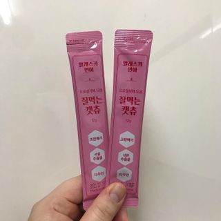 페페로니 잘 먹는 캣츄 - 알래스카 연어 24개입 — 5점을 준 리뷰어가 2021년 7월 올린 사용 사진