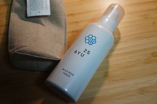 AYU25[아유트웬티파이브] 피부건강에 꼭 필요한 pH 약산성 와일드 로즈토너 — 5점을 준 리뷰어가 2021년 4월 올린 사용 사진