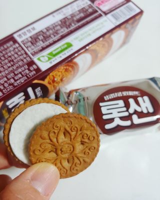 롯데제과 롯샌 카페크런치 — 3.5점을 준 리뷰어가 2021년 10월 올린 사용 사진