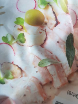 굽네몰 [굽네] 소스가 맛있는 닭가슴살 슬라이스 4종 — 5점을 준 리뷰어가 2021년 4월 올린 사용 사진