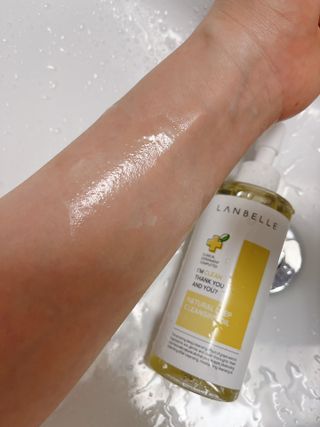 랑벨 내츄럴 딥 클렌징 오일 200ml (저자극 약산성 천연 클렌징) — 5점을 준 리뷰어가 2022년 5월 올린 사용 사진