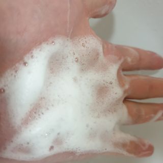 헤어플러스 콴디 아침세안제 폼클렌징 퓨어 어니스티 모닝클렌저 — 5점을 준 리뷰어가 2021년 3월 올린 사용 사진