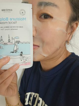 세뚜아(Cettua) [세뚜아] 모이스처 밸런싱 페이셜 마스크 Cettua Moisture Balancing Facial Mask 5매 — 5점을 준 리뷰어가 2024년 3월 올린 사용 사진