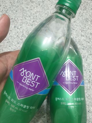 몽베스트 Montbest with Sparkling water Plain 20병 — 5점을 준 리뷰어가 2021년 11월 올린 사용 사진