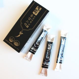 헬스업_천명진프리미엄홍삼스틱_10ml x 30포 — 5점을 준 리뷰어가 2021년 1월 올린 사용 사진