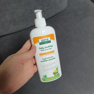 알레바 내츄럴 데일리 수딩 모이스처라이저럴 아기 로션 — 5점을 준 리뷰어가 2021년 2월 올린 사용 사진