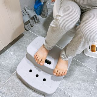 아르브 / 퍼지 2단 유아 아기 욕실 발판 발 디딤대 — 5점을 준 리뷰어가 2023년 1월 올린 사용 사진