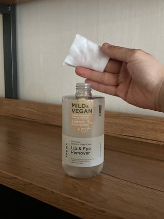 [후르디아] 눈시림없는 올영 립앤아이 리무버 — 5점을 준 리뷰어가 2024년 4월 올린 사용 사진