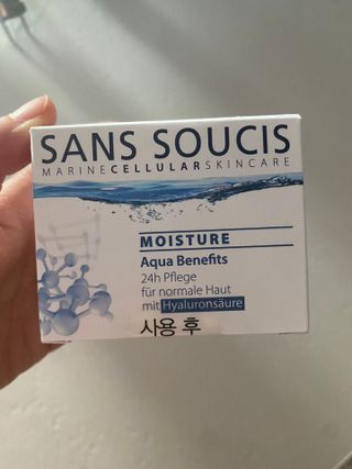 산수시 아쿠아 베네핏 24h 수부지 물광 속건조 수분크림 50ml — 5점을 준 리뷰어가 2021년 7월 올린 사용 사진