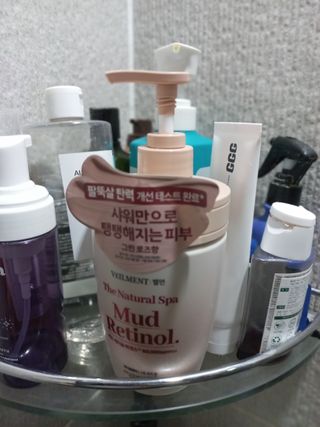 벨먼 내추럴 스파 머드레티놀 바디워시(그린로즈, 미드나잇 피오니) — 5점을 준 리뷰어가 2022년 6월 올린 사용 사진