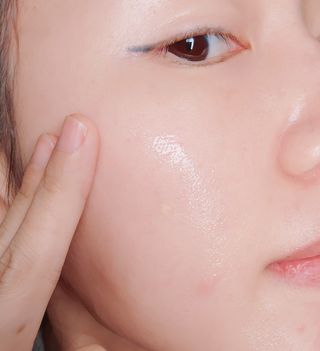 스킨큐어 산다화 비타민c 화이트닝 에센스 30ml — 4.5점을 준 리뷰어가 2023년 7월 올린 사용 사진