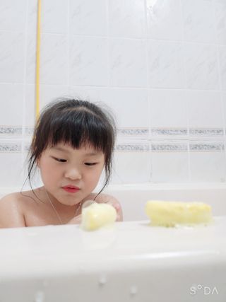 소담스퀘어 상암 Evreryday Bath Bomb Day7(에브리데이 배쓰밤 데이7) / 7종 중 2종 랜덤발송 — 5점을 준 리뷰어가 2022년 11월 올린 사용 사진
