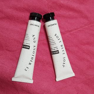 멈칫(MUMCHIT) 넥퍼퓸 NECKPERFUME 2가지 향 — 5점을 준 리뷰어가 2021년 11월 올린 사용 사진