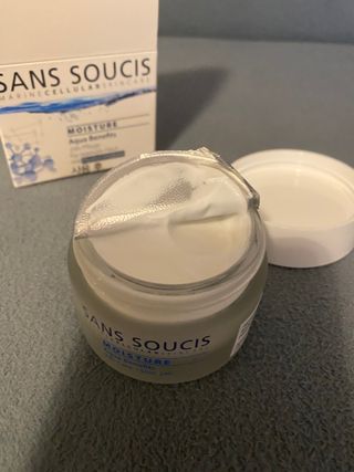 산수시 아쿠아 베네핏 24h 수부지 물광 속건조 수분크림 50ml — 5점을 준 리뷰어가 2021년 7월 올린 사용 사진