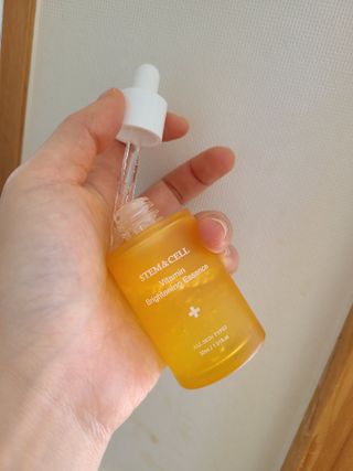 체르엠 스템앤셀 비타민 브라이트닝 에센스 30ml 1개 — 5점을 준 리뷰어가 2021년 12월 올린 사용 사진