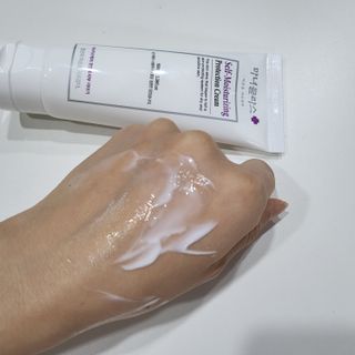 셀프 모이스처라이징 프로텍션 크림 셀프 모이스처라이징 프로텍션크림 — 4점을 준 리뷰어가 2022년 4월 올린 사용 사진