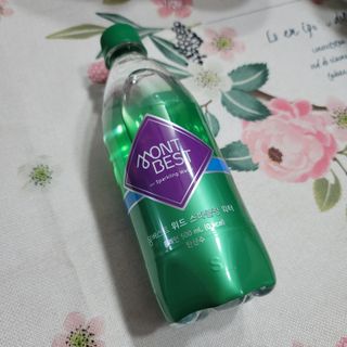 몽베스트 Montbest with Sparkling water Plain 20병 — 5점을 준 리뷰어가 2021년 11월 올린 사용 사진