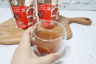 자연에온 핑크 자몽 착즙 100mL 10개입 1BOX +가 득담은 자몽 콜라겐 젤리스틱 1BOX — 5점을 준 리뷰어가 2021년 7월 올린 사용 사진