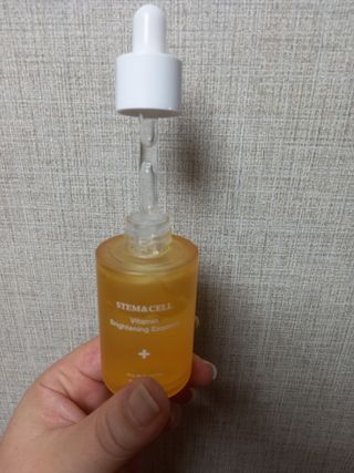 체르엠 스템앤셀 비타민 브라이트닝 에센스 30ml 1개 — 5점을 준 리뷰어가 2021년 10월 올린 사용 사진