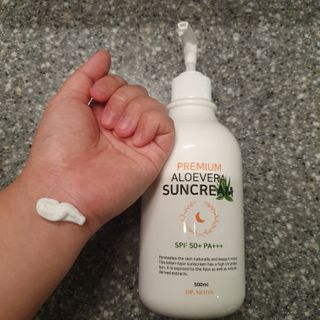 [닥터문] 프리미엄 알로에베라 선크림 500ml — 5점을 준 리뷰어가 2022년 6월 올린 사용 사진