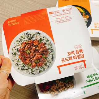 직탁 식단관리 3종 도시락(꼬막 듬뿍 곤드레비빔밥, 알리오올리오 불고기오믈렛, 매콤쭈꾸미 시래기유채밥) — 4.5점을 준 리뷰어가 2022년 7월 올린 사용 사진