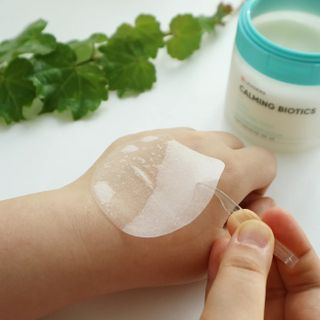 리더스코스메틱 리더스 카밍 바이오틱스 퀵 수딩 패드 — 5점을 준 리뷰어가 2022년 5월 올린 사용 사진
