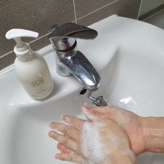 토박스코리아 몽쥬르 유아 샴푸앤워시 300ml — 5점을 준 리뷰어가 2021년 5월 올린 사용 사진