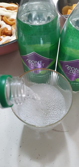 몽베스트 Montbest with Sparkling water Lime20병 — 5점을 준 리뷰어가 2021년 10월 올린 사용 사진