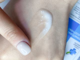 랑벨 수퍼내츄럴 아쿠아 수딩 크림 100ml — 3.5점을 준 리뷰어가 2022년 4월 올린 사용 사진