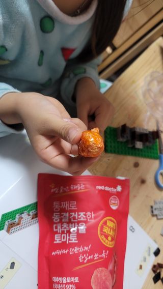 레드닥터 완숙토마토 + 통째로 동결건조한 대추방울토마토 — 4점을 준 리뷰어가 2022년 11월 올린 사용 사진