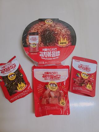 [서울시스터즈] CU 김치 4총사 세트-김치볶음밥, 김치큐브닭, 김치바삭김, 김치아몬드 — 5점을 준 리뷰어가 2021년 10월 올린 사용 사진
