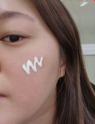 바노바기 코스메틱 바노바기 밀크씨슬 리페어 시카 선스크린 플러스 50ml — 5점을 준 리뷰어가 2023년 3월 올린 사용 사진