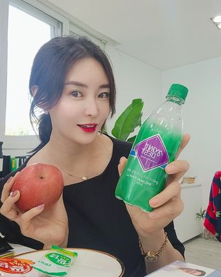 몽베스트 Montbest with Sparkling water Plain 20병 — 5점을 준 리뷰어가 2021년 11월 올린 사용 사진