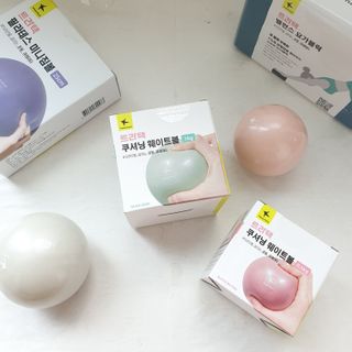 [트라택] 홈 필라테스 SET [미니짐볼+웨이트볼(0.5kg&1kg+요가블럭] — 5점을 준 리뷰어가 2022년 7월 올린 사용 사진